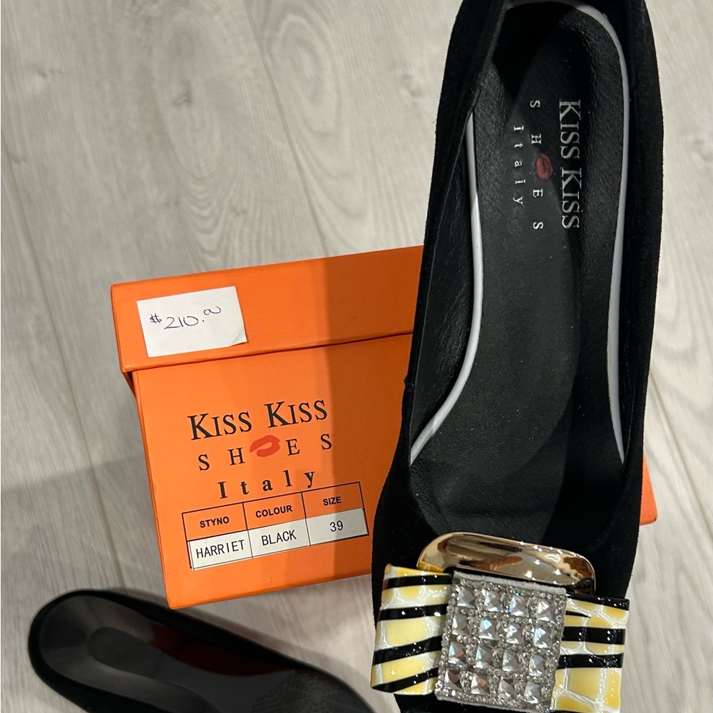 Kissy Kissy Black Flats with Crystal Accent